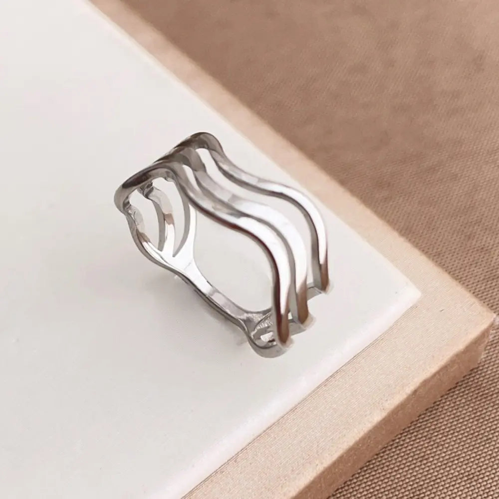 18KGP Multiple Layer Wave Pattern Ring