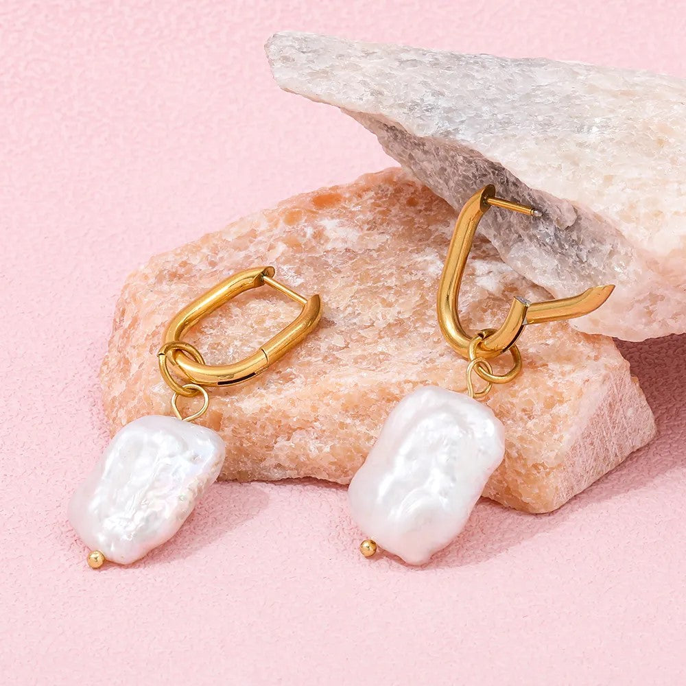 18K Gold Plated U Pearl Huggie Earring