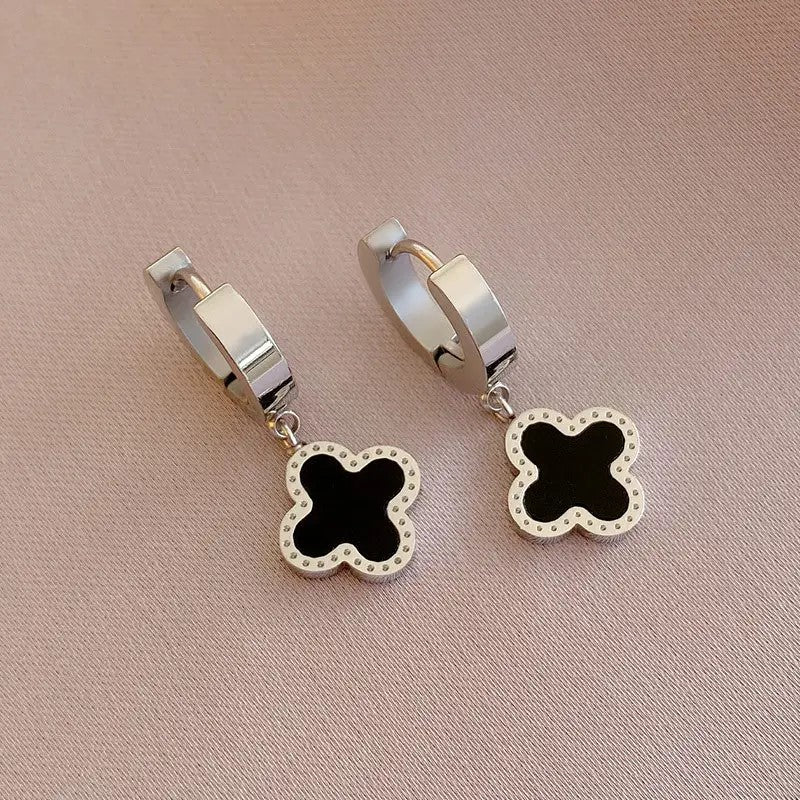 18k Gold Plated Clover Shell Charm Earring