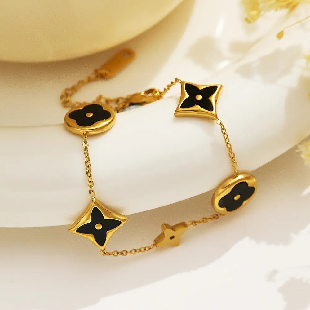 18K Gold Plated Oil Drop Clover Pendant Bracelet