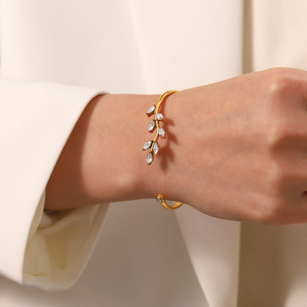 18k Gold White Cubic Zirconia Bangle