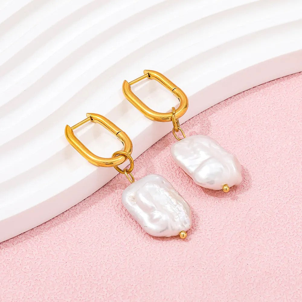 18K Gold Plated U Pearl Huggie Earring