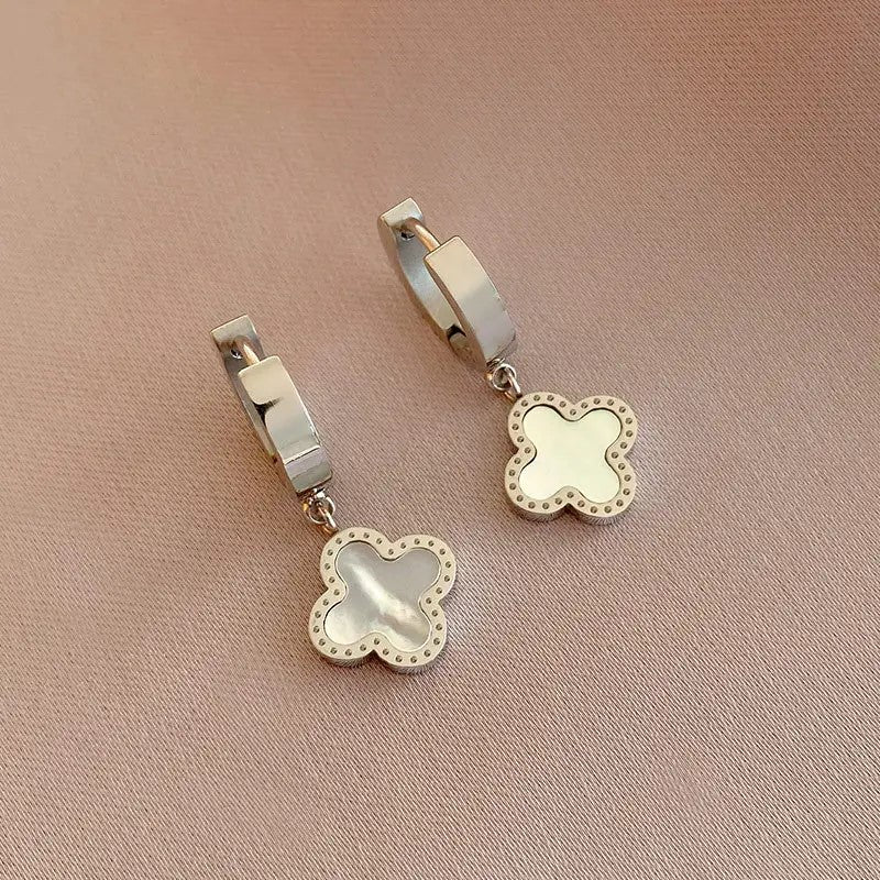 18k Gold Plated Clover Shell Charm Earring