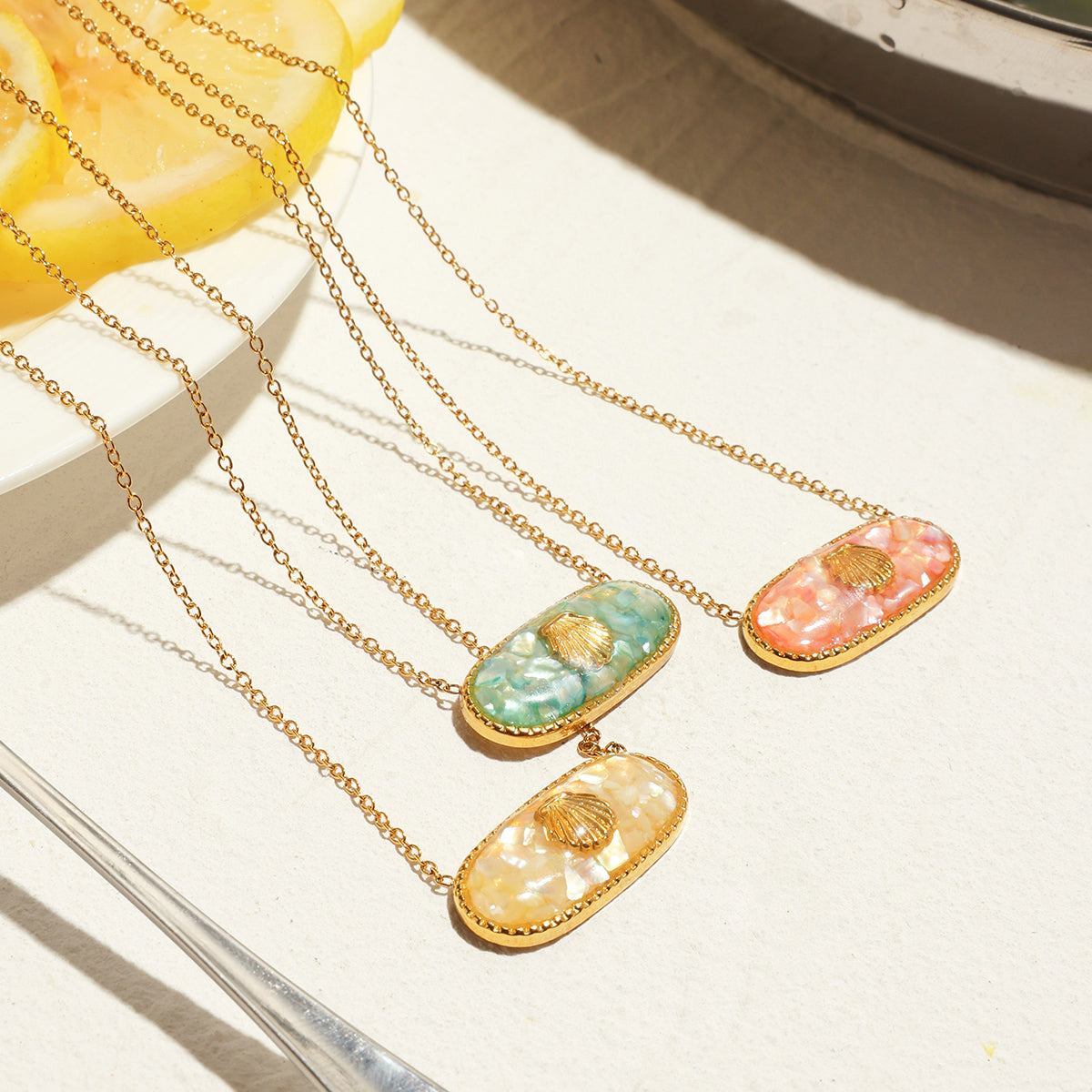 18K Gold Plated Colour Crushed Shell Oval Pendant Necklace