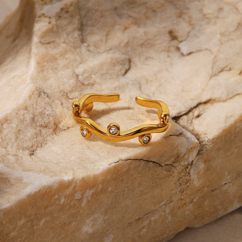 18K Gold Plated Zirconia Willow Leaf Ring (Adjustable)
