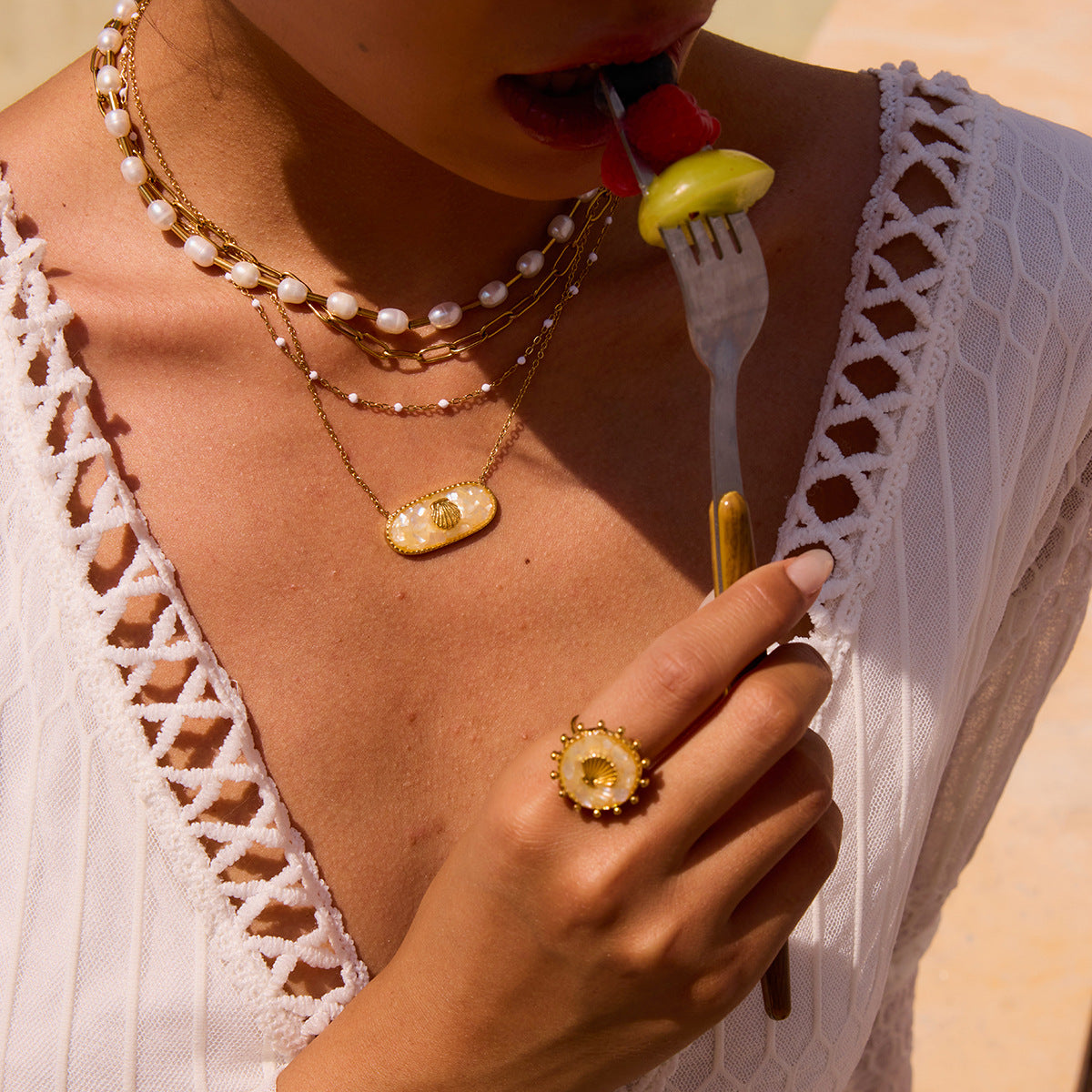 18K Gold Plated Colour Crushed Shell Oval Pendant Necklace