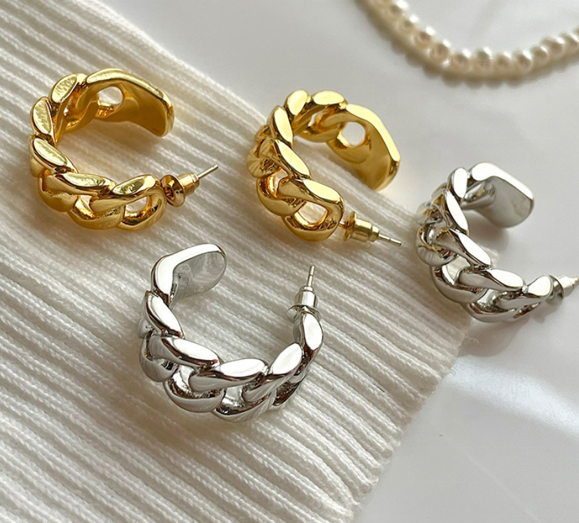 18K Cuban Chain C Earring