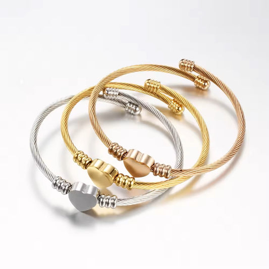 18K Gold Plated Wire Braided Heart Charm Bangle (Adjustable)