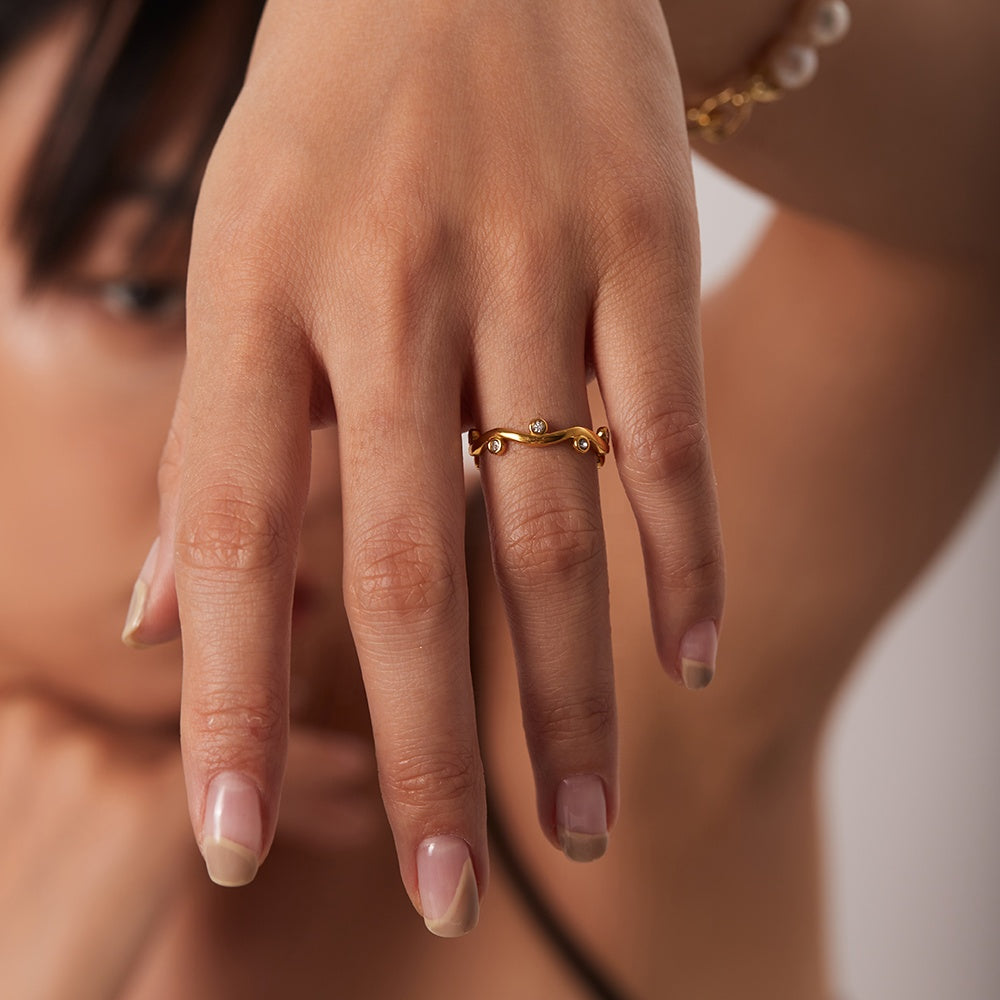 18K Gold Plated Zirconia Willow Leaf Ring (Adjustable)