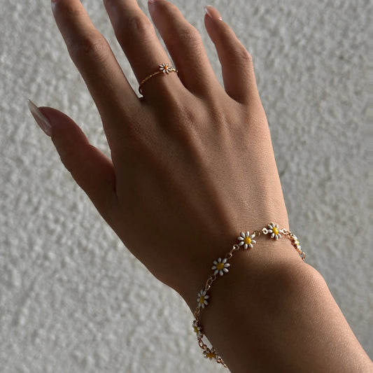 18K Gold Plated White Daisy Bracelet