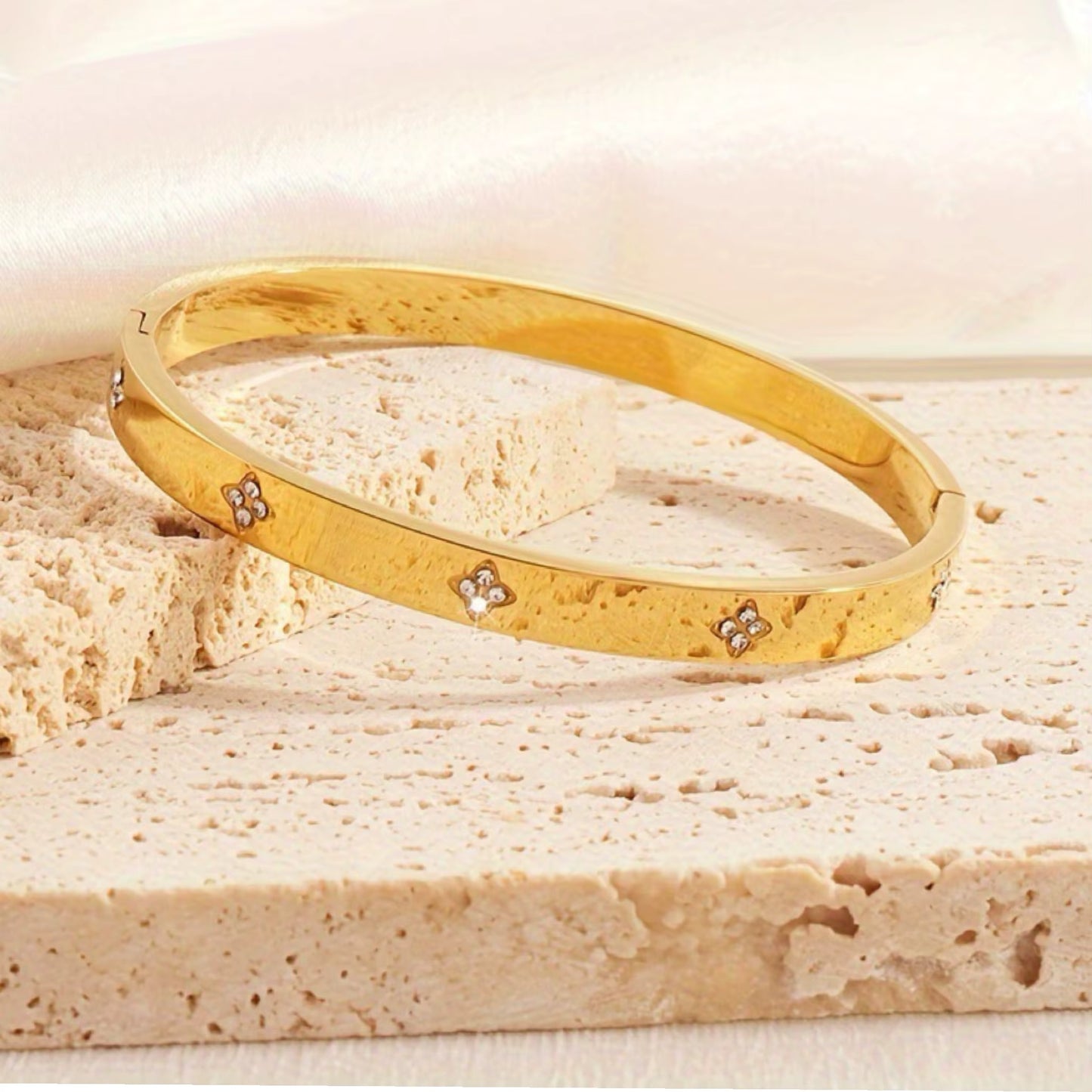 18K Gold Plated Lucky Grass Studded Bangle