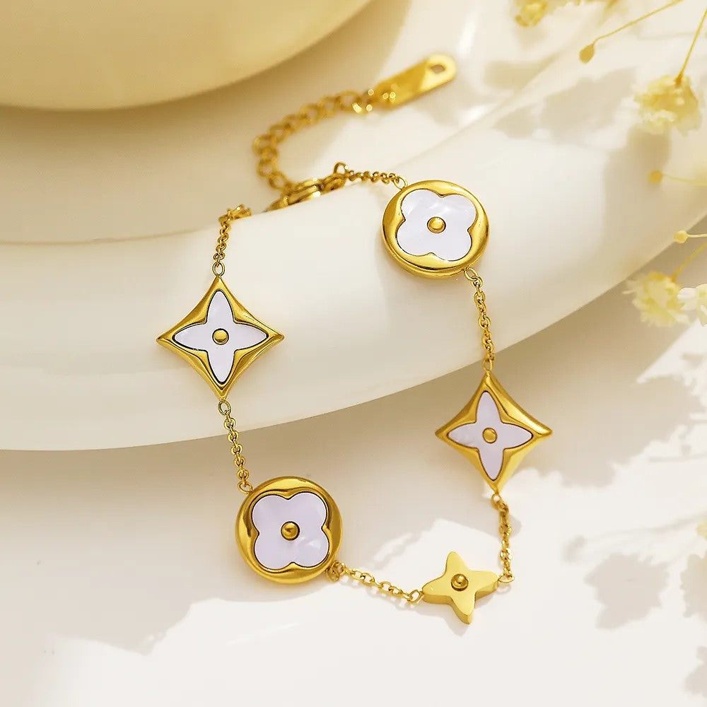 18K Gold Plated Oil Drop Clover Pendant Bracelet