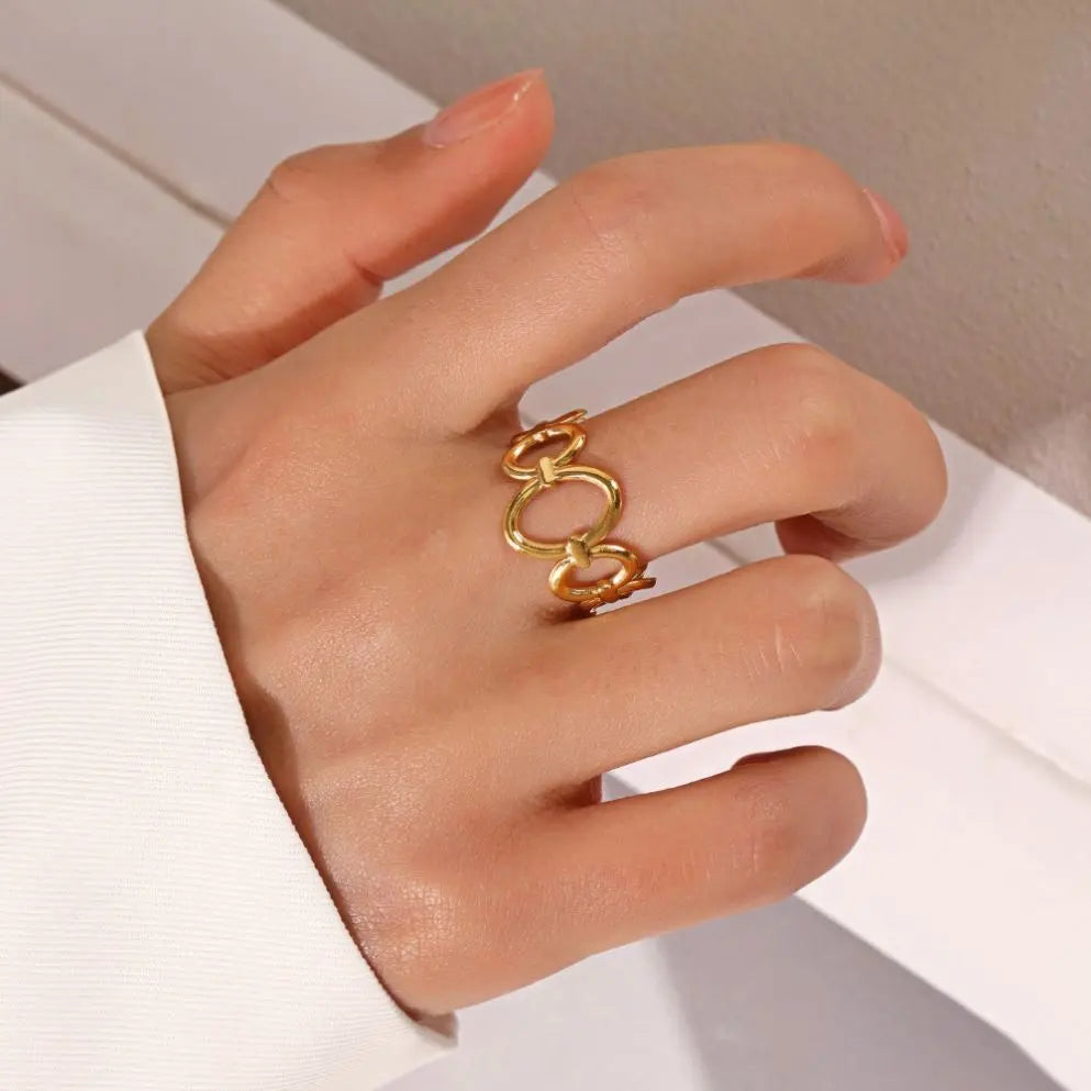 18K Gold Plated Oval Clasp Ring (Adjustable)