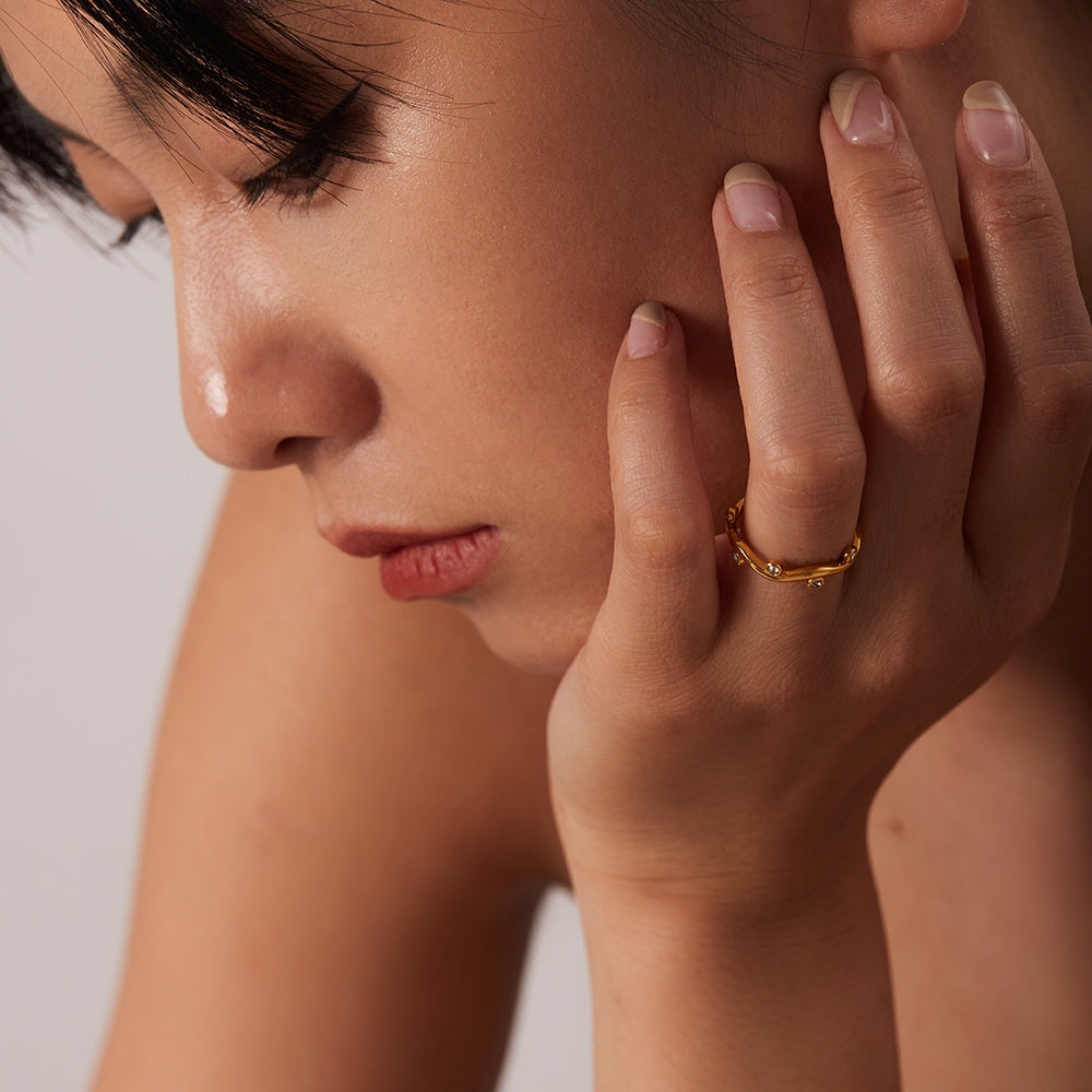 18K Gold Plated Zirconia Willow Leaf Ring (Adjustable)