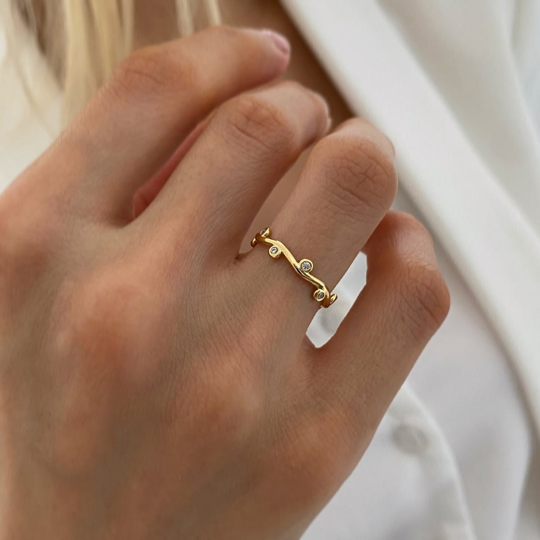 18K Gold Plated Zirconia Willow Leaf Ring (Adjustable)