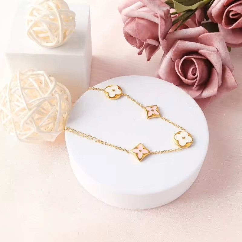 18K Gold Plated Oil Drop Clover Pendant Bracelet