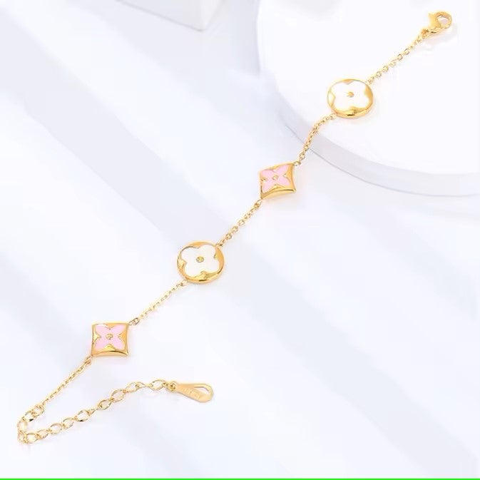 18K Gold Plated Oil Drop Clover Pendant Bracelet