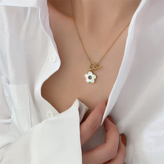 18k Gold Plated Shell Flower Pendant Necklace