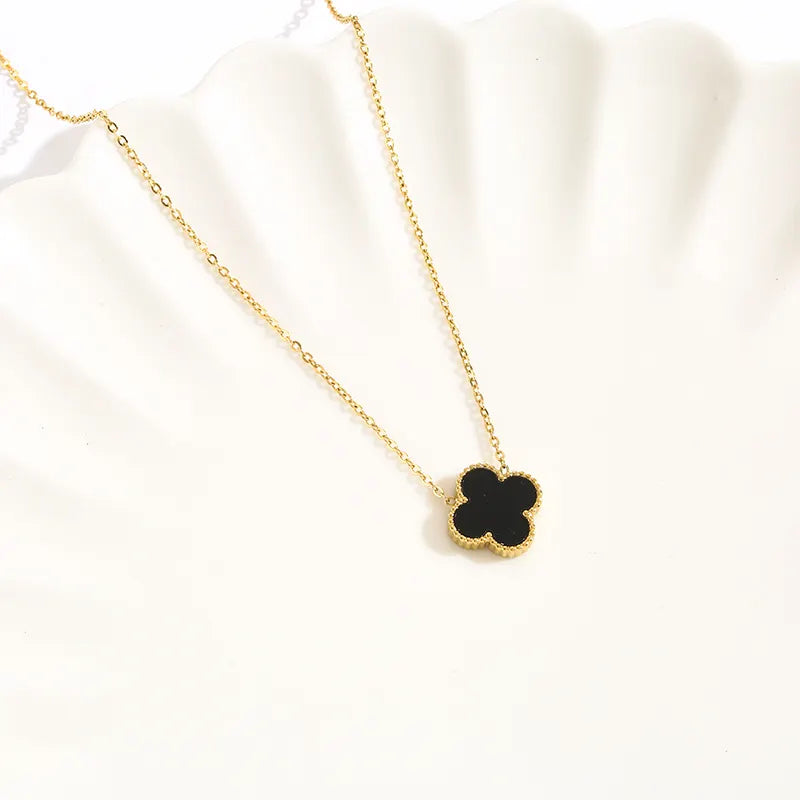 18K Gold Plated Single Pendant Clover Necklace