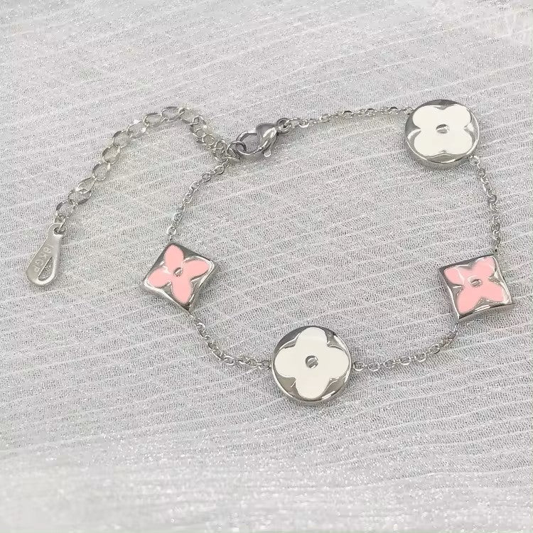 18K Gold Plated Oil Drop Clover Pendant Bracelet