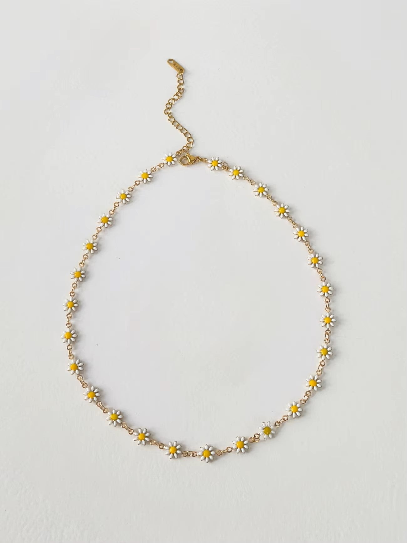 18K Gold Plated White Daisy Choker Necklace