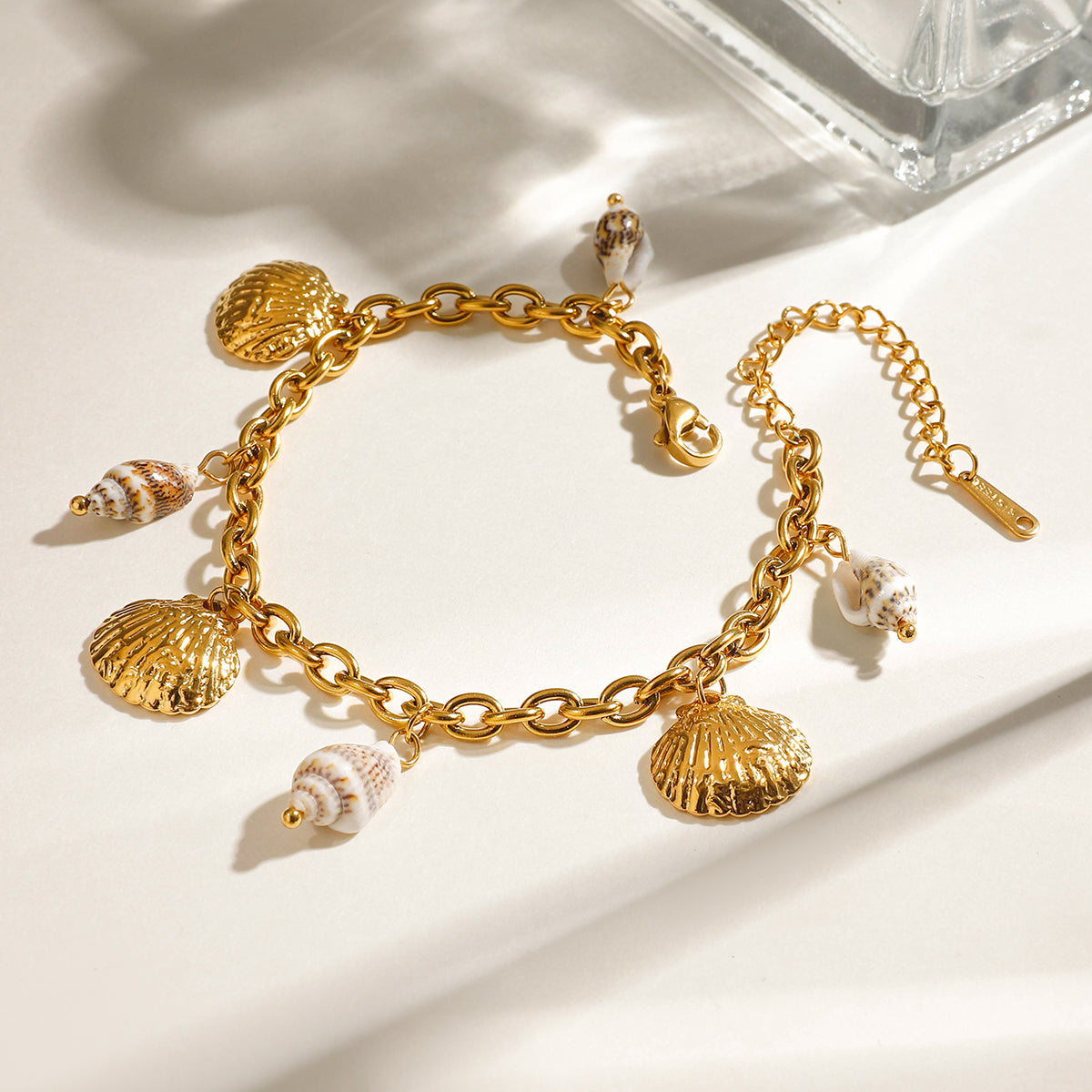 18K Gold Plated Conch Shell Pendant Bracelet