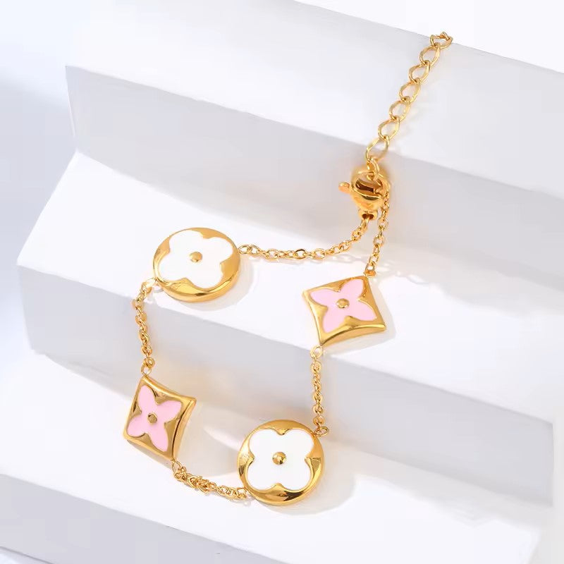 18K Gold Plated Oil Drop Clover Pendant Bracelet