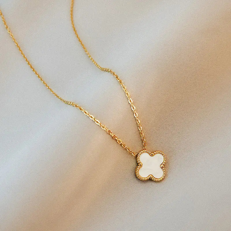 18K Gold Plated Single Pendant Clover Necklace