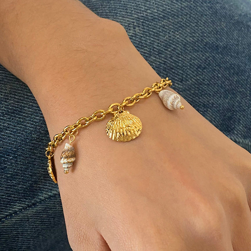 18K Gold Plated Conch Shell Pendant Bracelet